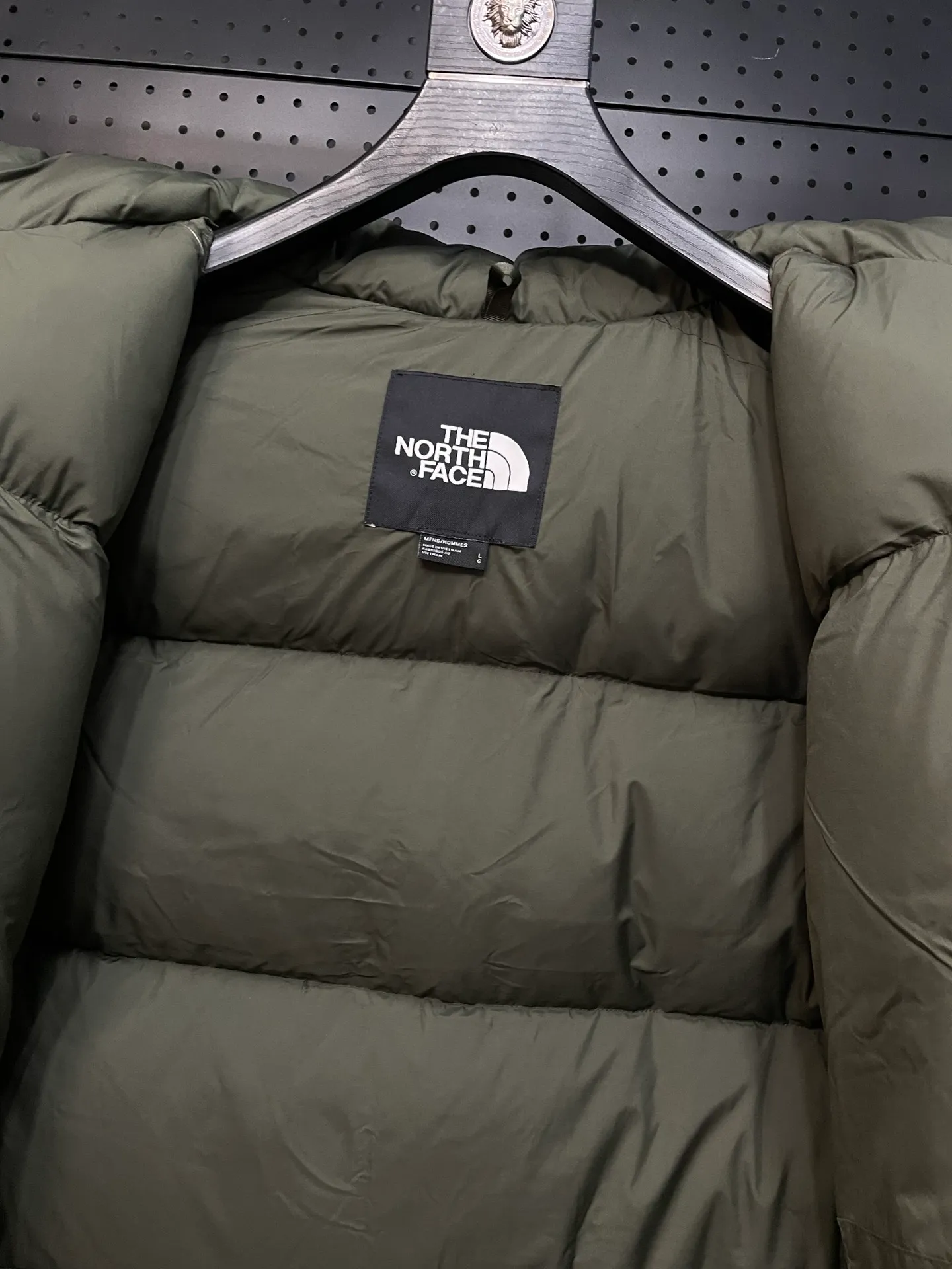 【The North Face 1996Nuptse 1996/Classic / / 】 ： The North Face" 、 。 The North Face" 。 The North Face。 。 , 。 The North Face" , Yosemite Half Dome, 。 + ： ✅ ：RDS Quality 700 / 280g ✅ ： ✅ ：YKK ISO 9000Quality ZP ✅ ：340TPremium ✅ ： ， ， Lightweight 。 ： ： DWR (DWR ） ～ ： 700 （RDS ) 1990 ， ， ， ， Lightweight 。